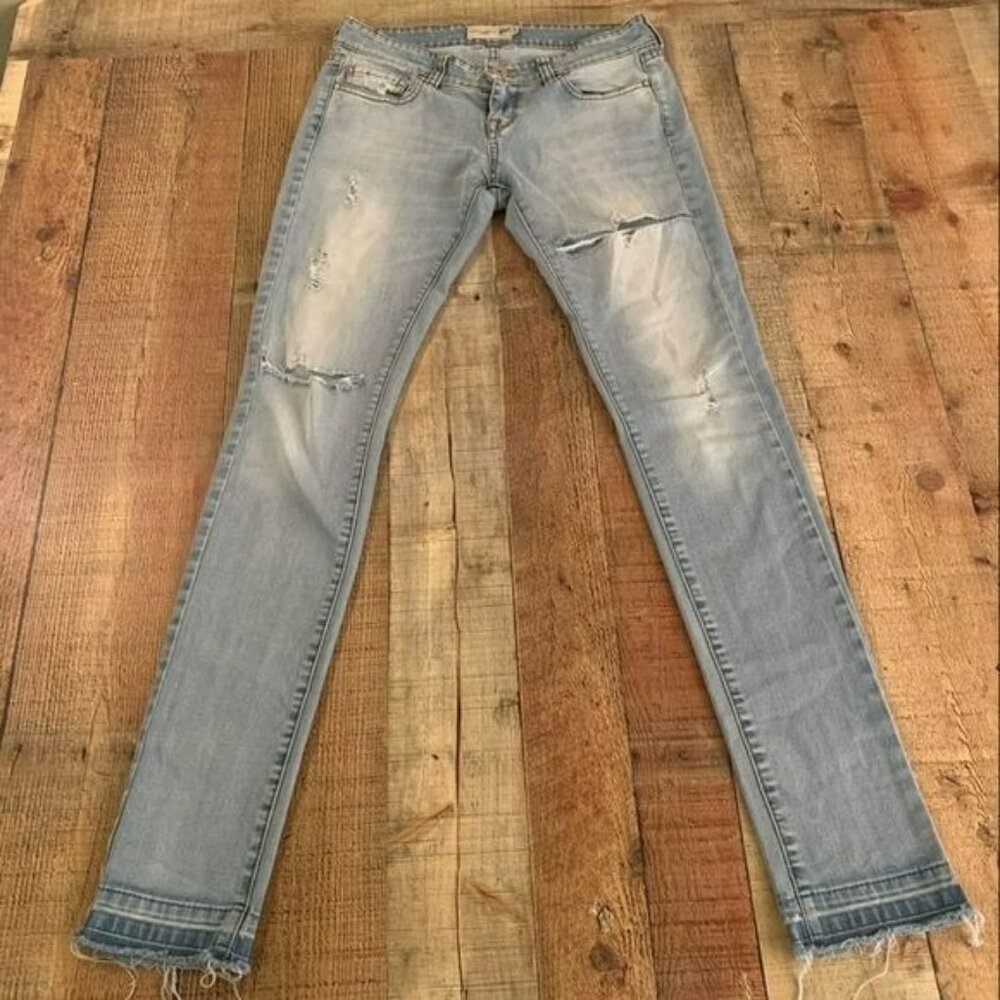 Gef Womens Light Wash Skinny Denim Jeans With Frayed Hem -4